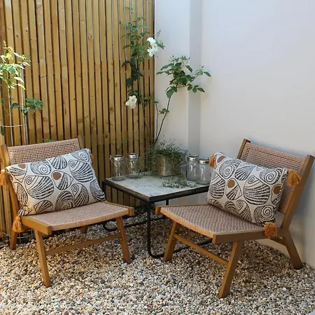 Bommels Bed 아파트